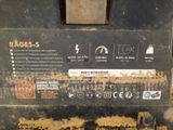 a picture of a machine that is sitting on the ground