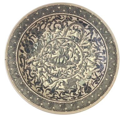 an image of a decorative plate with a design on it