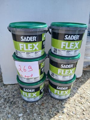 quatre seaux de Sander Flexx empilés les uns sur les autres
