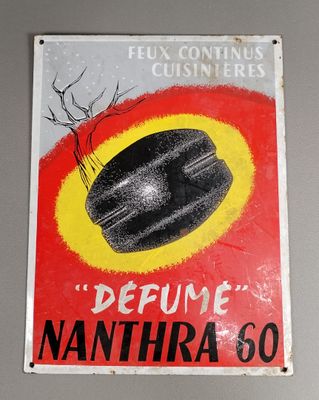 une affiche représentant un chapeau accroché au mur