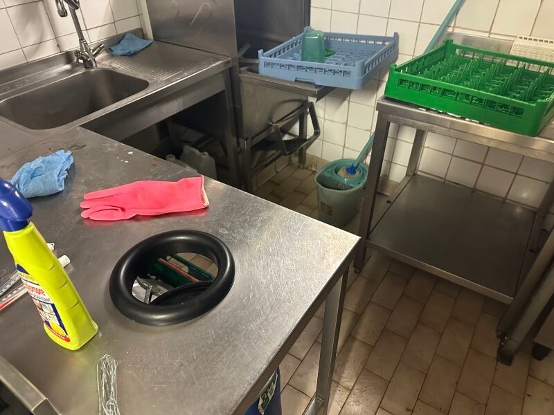 1 plonge inox avec retour