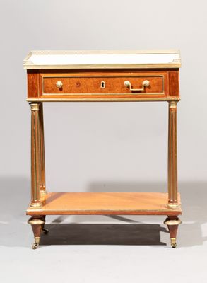 une image d'une petite table en bois avec un plateau en marbre