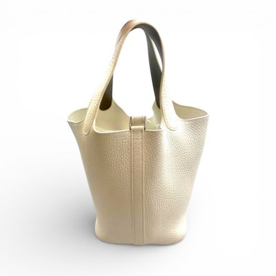 HERMES, Picotin Sac 18 cm en veau togo blanc, fermoir lanièr… - Photo 1