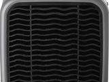 un gros plan d'un purificateur d'air noir et gris