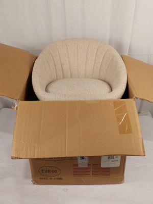 une boîte en carton contenant une chaise