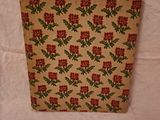 une photo d'un sac orné d'un motif floral