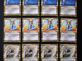 gros plan d'un jeu de cartes sur une table