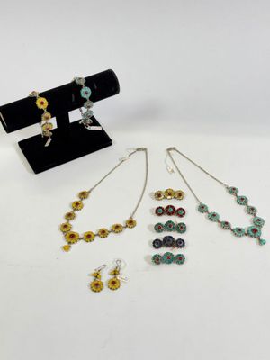 Ensemble de deux demi-parures comprenant collier et bracelet…