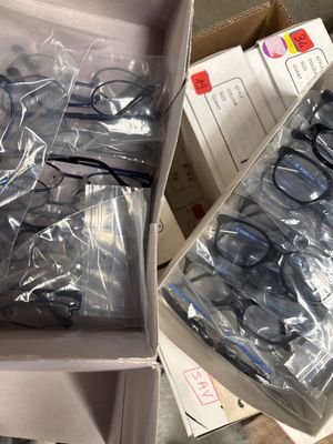 Lot DE Paires DE Lunettes D'Optique Enfants (Environ 1200 PA…