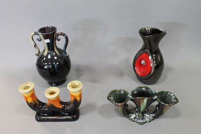 Lot de céramiques diverses dont 2 vases dont un à anse et 2 …
