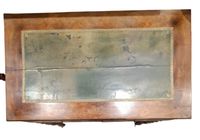 Bureau plat à pieds tournés en placage d'acajou ouvrant par … (photo 3)