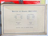 a sign that says brevets et denis mecano on it