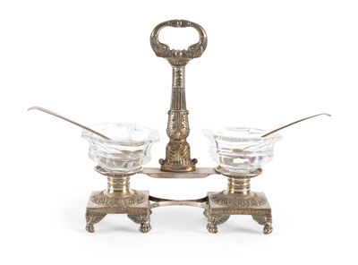paire de bougeoirs en métal argenté avec coupelles en verre et cuillères