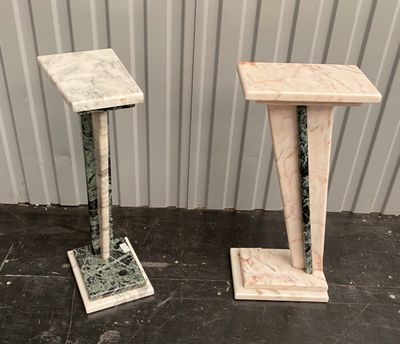 paire de socles en marbre avec un plateau et une base en marbre