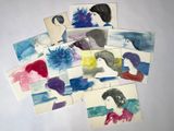 beaucoup de cartes sur lesquelles figurent des photos de femmes