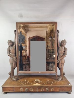 un miroir posé sur une table