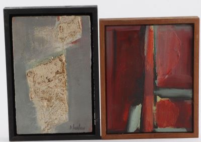 deux tableaux encadrés : l'un en rouge et gris, l'autre en noir et blanc