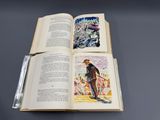 un livre ouvert sur lequel figure la photo d'un homme