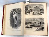 deux pages d'un livre auxquelles sont accrochées des photos de personnes