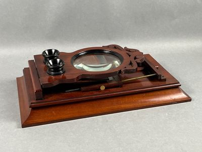J.B. FOUQUET, à Paris. Elégante visionneuse stéréoscopique d…