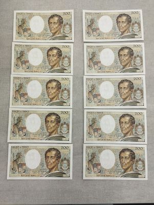 Lot de 10 billets de 200 francs Montesquieu 1985 F.037. - Photo 1