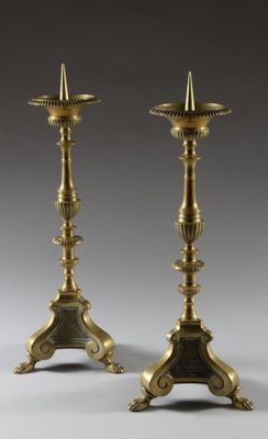 paire de chandeliers anciens en laiton