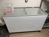 an image of a refrigerated freezer in a kitchen