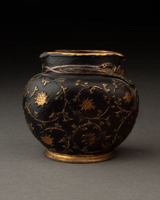 DAUM à Nancy. Petit VASE "Chardons" Il présente une panse ov…