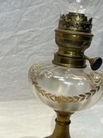 Lampe à pétrole à corps en verre émaillé, H :53 cm (photo 3)