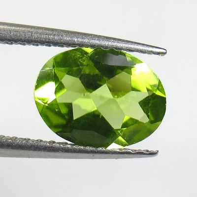 PERIDOT NATUREL - 1.50 Carats - Provenance PAKISTAN - Couleu…