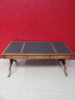 Bureau de style Régence double face ouvrant par 3 tiroirs en… (photo 3)
