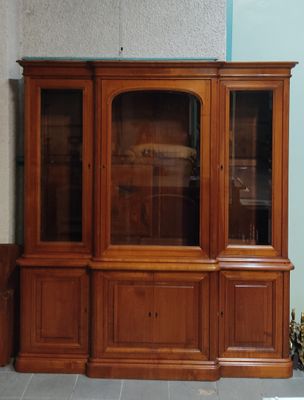 Bibliothèque deux-corps, en merisier, à ressaut central, piè… - Photo 1