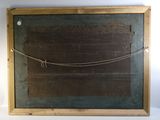 une image représentant un tableau accroché à un mur, à côté d'un mur blanc