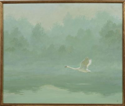 une peinture à l'huile représentant un cygne survolant un plan d'eau