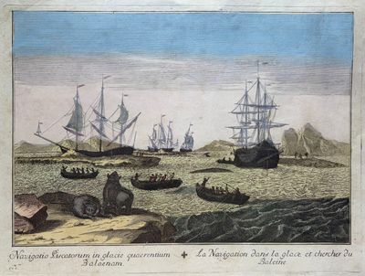 de nombreux bateaux qui se trouvent dans l'eau près du rivage