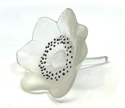 LALIQUE France. Décoration de table Anémone. Sujet en cristal moulé, p - Photo 1
