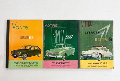 trois livres posés sur une table blanche, avec une voiture et une autre voiture