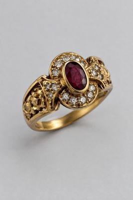 Bague en or 18K avec rubis et diamants - Élégance intemporelle