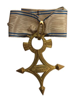 l'image d'une médaille d'or entourée d'un ruban bleu