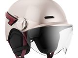une image représentant un casque muni de lunettes de protection