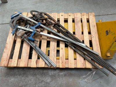 de nombreux outils posés sur une palette