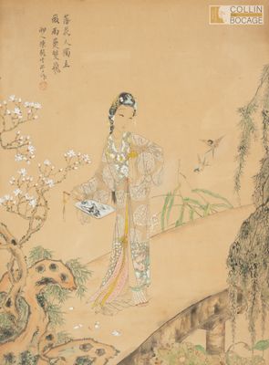 peinture chinoise représentant une femme en costume traditionnel debout sur un pont