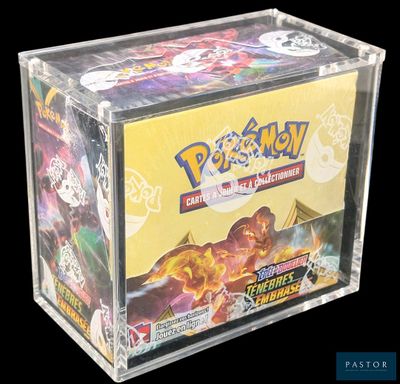 Boîte du jeu de cartes à collectionner Pokémon avec un étui en plastique transparent