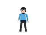 un gros plan sur une figurine représentant un homme en chemise bleue