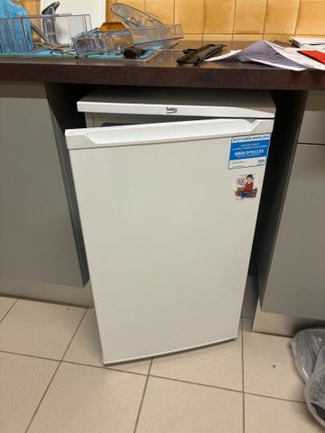Réfrigérateur table top BEKO. Frais en sus 14.28%. TVA Récupérabl...