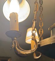 Suspension en tôle peinte à quatre bras de lumière à cols de… (photo 3)