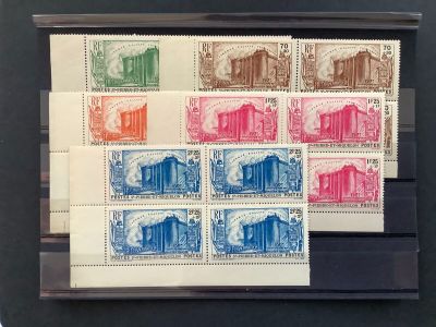 the stamps on the stamps are different colors and sizes