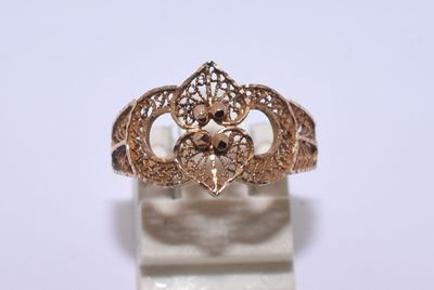 BAGUE en or à décor de cœurs filigranés, P: 1. - Photo 1