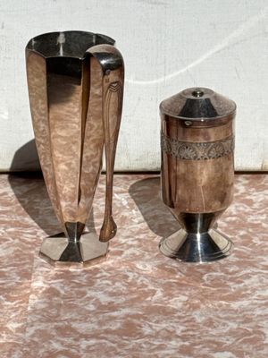 Sucrier, vase et pince à sucre