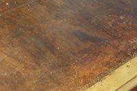 Bureau plat en bois fruitier sur bâti sapin mouluré. (photo 4)